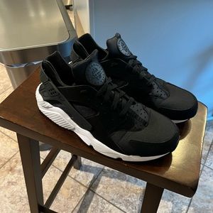 Nike Huarache - Sz 13
